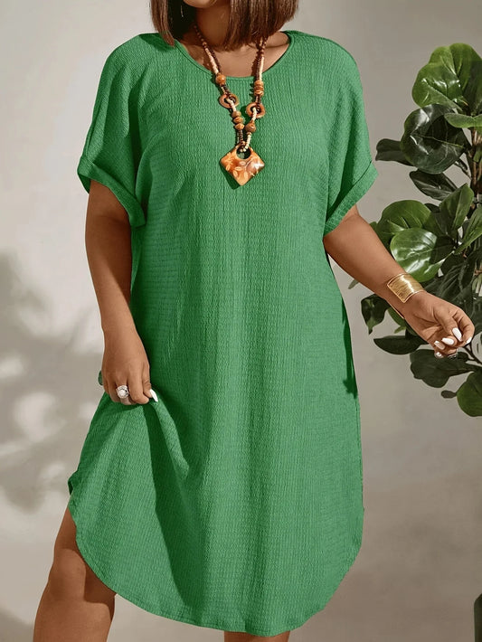 Short-sleeved solid color dress